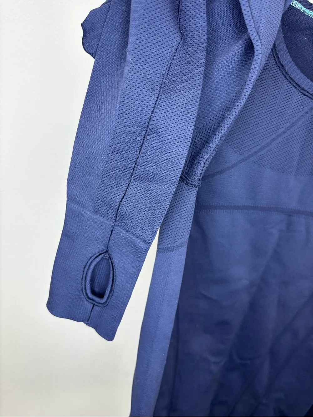 Ivivva by Lululemon Fly Tech Long Sleeve Blue Shirt Girl’s Size 14‎